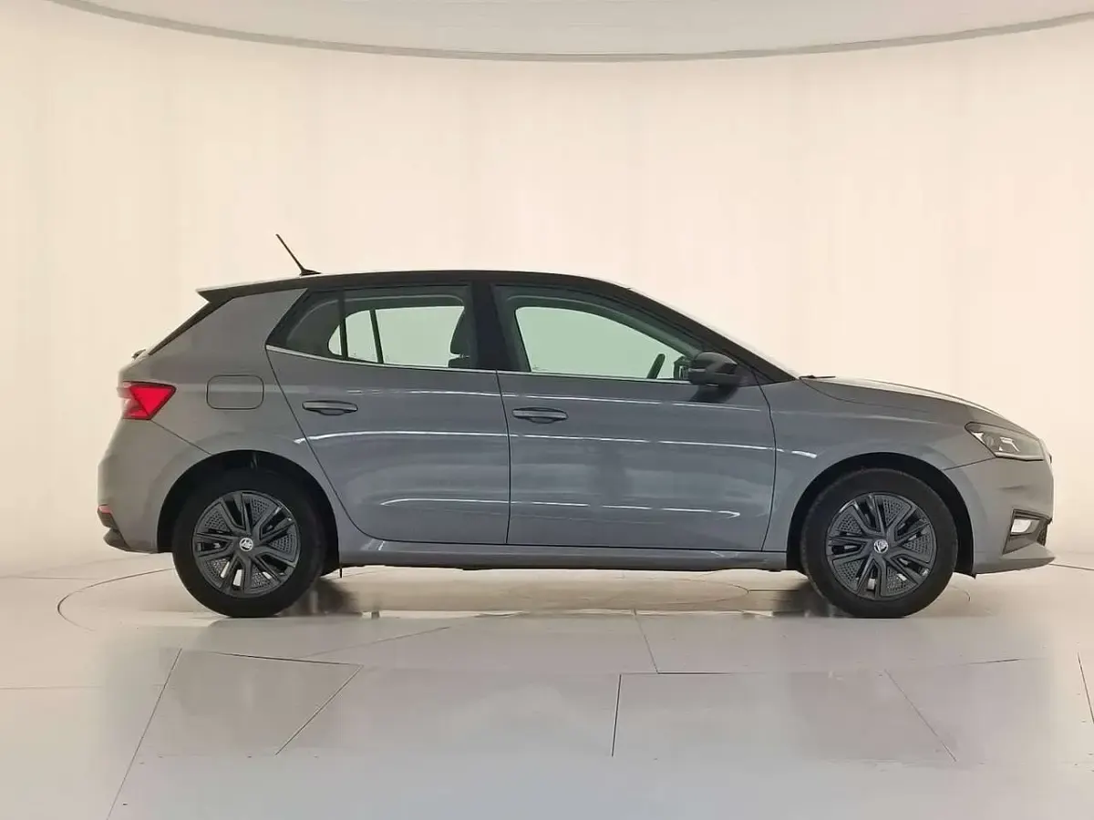 Usata Skoda Fabia Style 110 CV (80 kW) 2022 Grigio scuro met Utilitaria