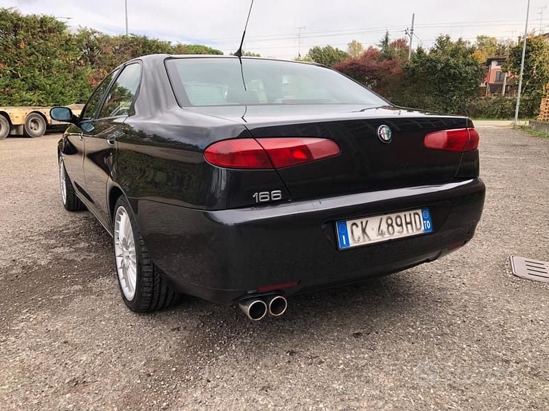 Usata Alfa Romeo 166 Distinctive 270 CV (198 kW) 2003 Nero Berlina