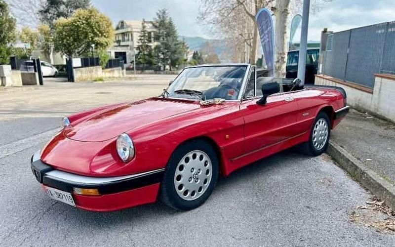 Usata Alfa Romeo Spider Quadrifoglio Verde 125 CV (91 kW) 1987 Rosso Cabrio
