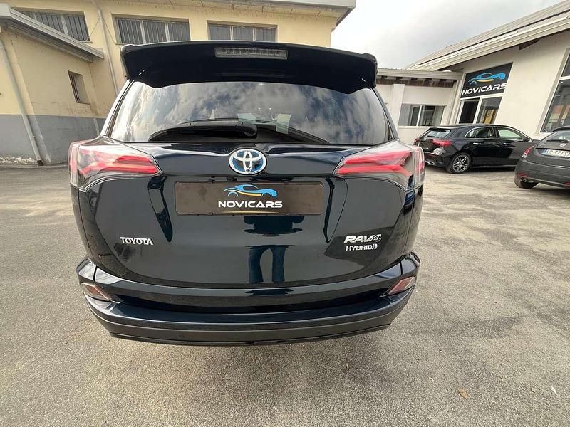 Usata Toyota RAV4 Hybrid Lounge 155 CV (114 kW) 2018 Nero SUV