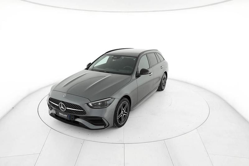 Usata Mercedes E300 Premium Plus 204 CV (150 kW) 2022 Grigio selenite vernice mettallizzata Station wagon