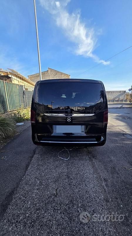 Usata Mercedes V220 136 CV (100 kW) 2019 Nero Monovolume