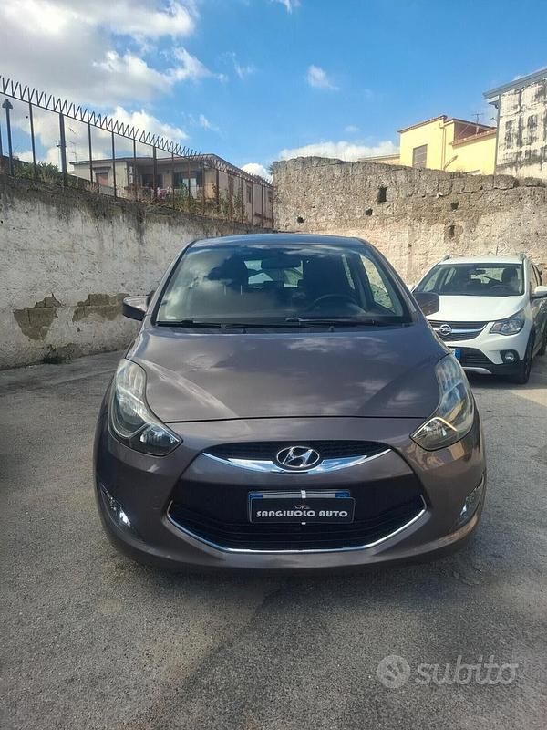 Usata Hyundai ix20 90 CV (66 kW) 2011 Marrone Utilitaria