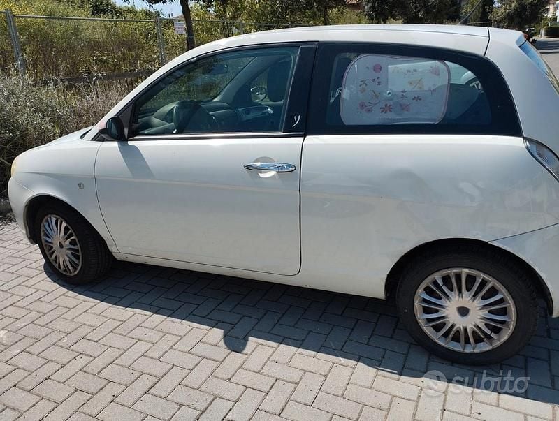 Usata Lancia Ypsilon 60 CV (44 kW) 2008 Utilitaria