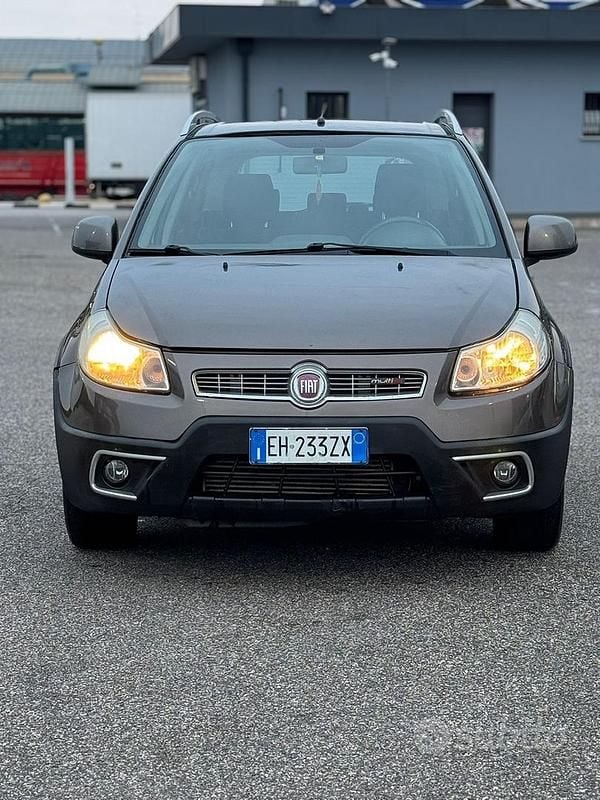 Grigio Usata 2012 Fiat Sedici SUV | 3500 € (Ottimo prezzo) - Immagine 1/4