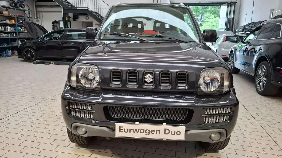 Second-hand Suzuki Jimny 86 CP (63 kW) 2006 Negru SUV