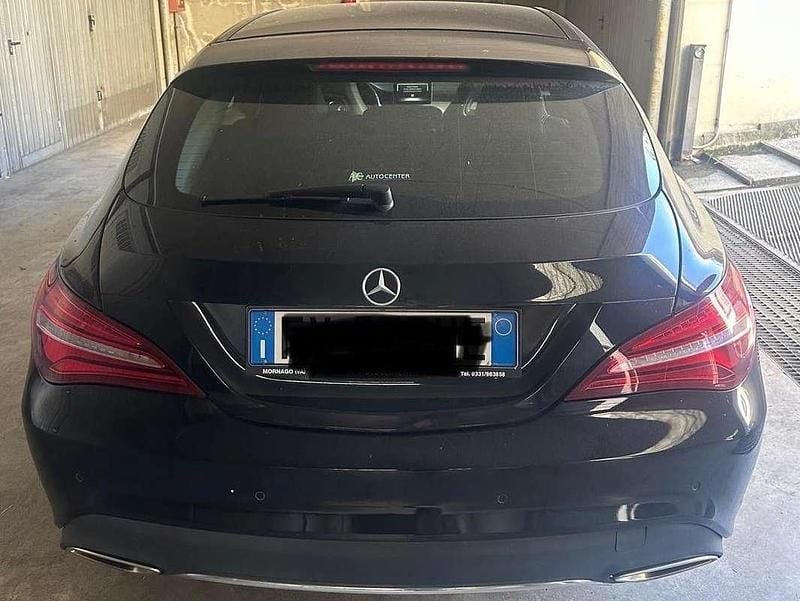 Usata Mercedes CLA180 Shooting Brake 122 CV (89 kW) 2017 Nero Station wagon