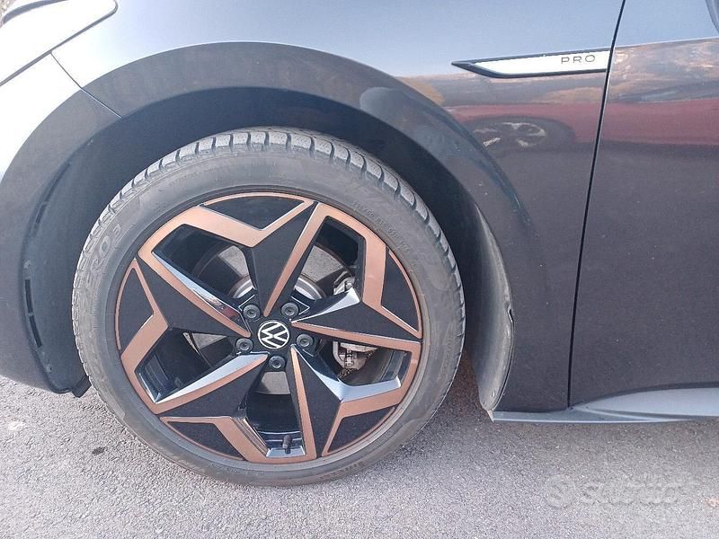 Usata VW ID.3 150 kW (204 CV) 2022 Nero Utilitaria