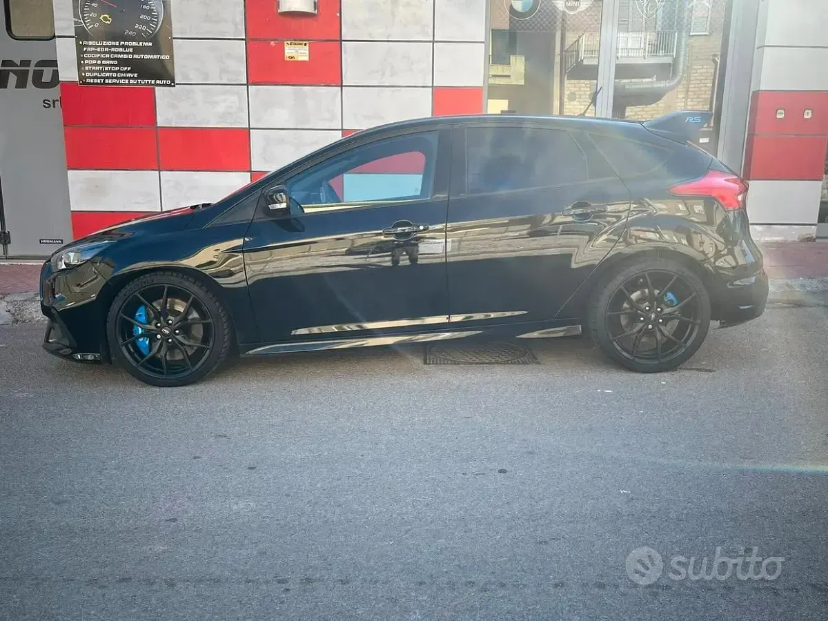 Usata Ford Focus RS 350 CV (257 kW) 2017 Nero Berlina