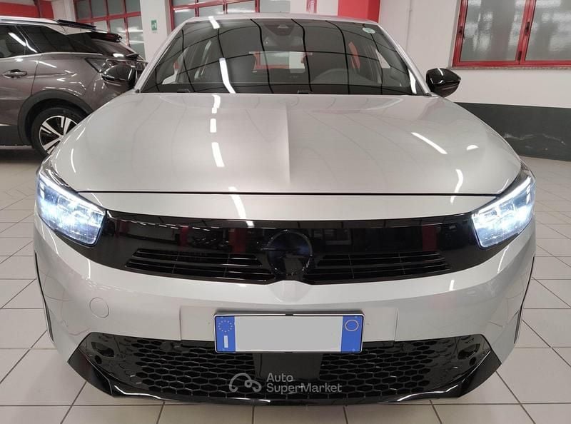 Usata Opel Corsa 101 CV (74 kW) 2025 Argento Utilitaria