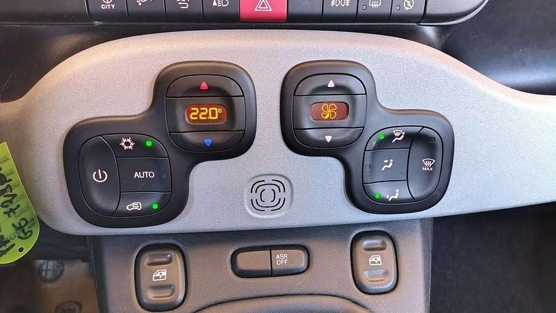 Usata Fiat Panda Cross Cross 69 CV (50 kW) 2021 Nero Utilitaria
