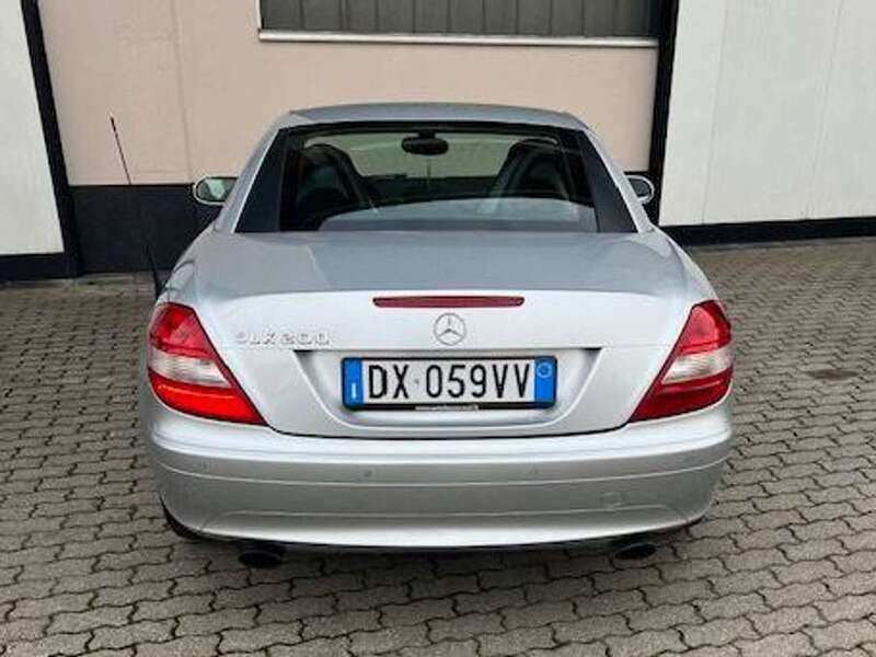 Usado Mercedes SLK200 163 CV (119 kW) 2004 Plateado Descapotable