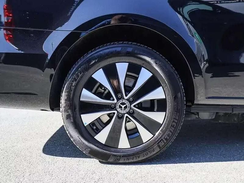 Usata Mercedes V300 Avantgarde 237 CV (174 kW) 2024 Nero Monovolume