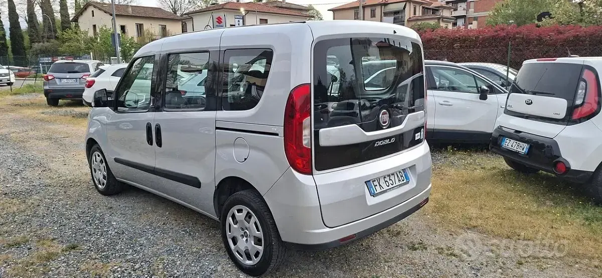 Usata Fiat Doblò Lounge 120 CV (88 kW) 2017 Grigio Monovolume