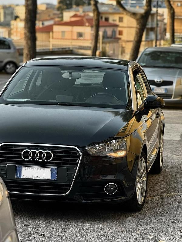 Nero Usata 2011 Audi A1 Ambition Due volumi | 8000 € (Buon prezzo) - Immagine 1/4