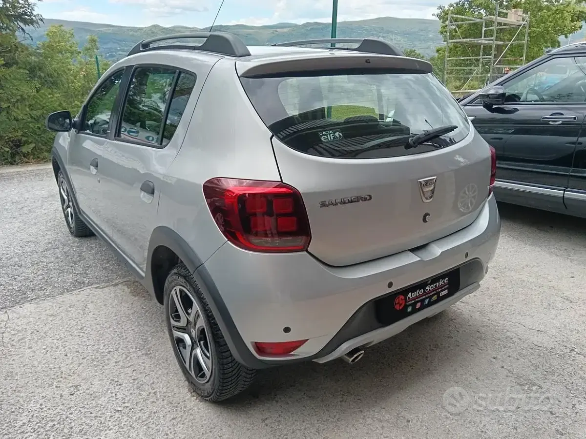 Usata Dacia Sandero Stepway 90 CV (66 kW) 2018 Grigio Berlina
