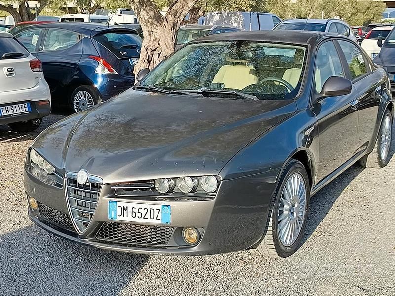 Usata Alfa Romeo 159 197 CV (144 kW) 2008 Grigio Berlina
