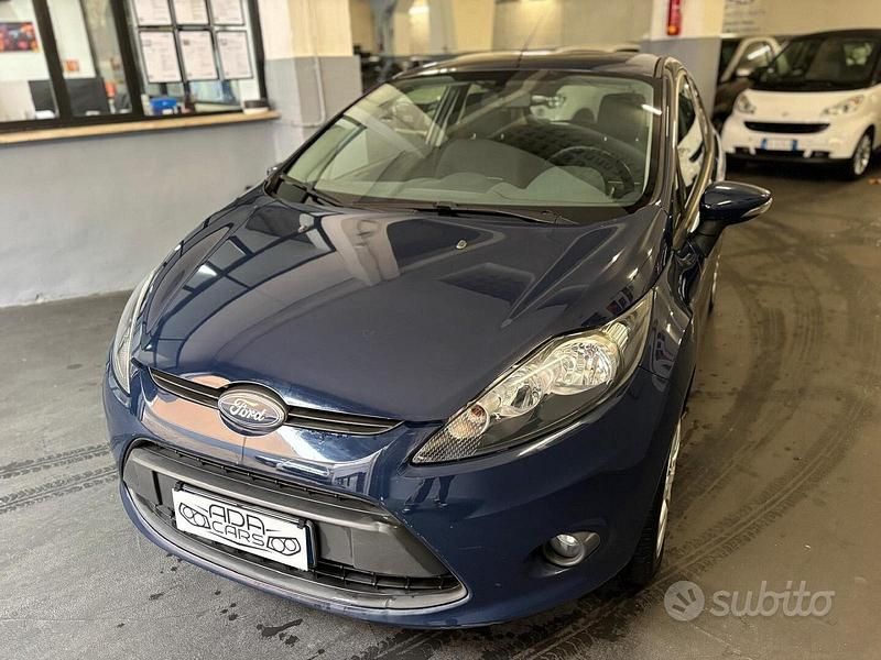 Usata Ford Fiesta 60 CV (44 kW) 2011 Blu Utilitaria