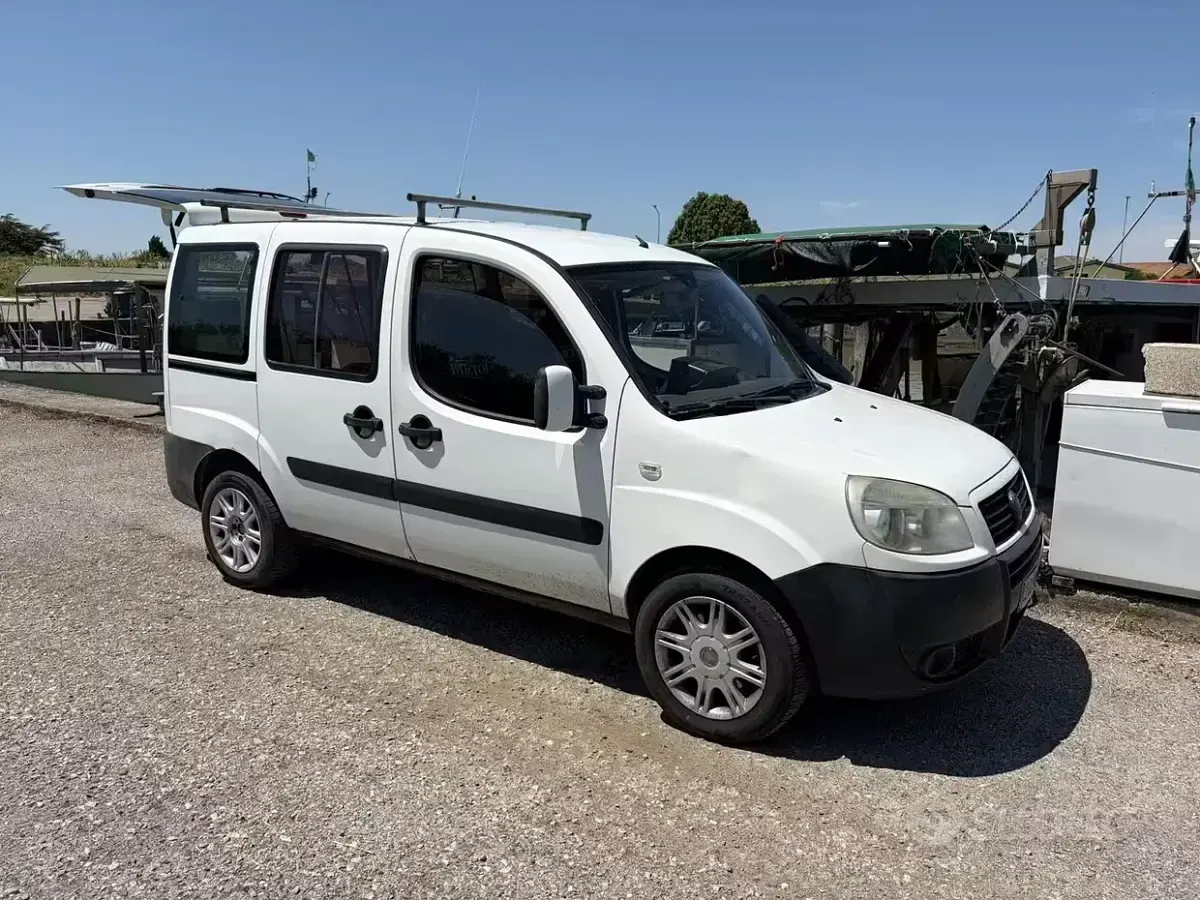 Usata Fiat Doblò 75 CV (55 kW) 2005 Bianco Monovolume