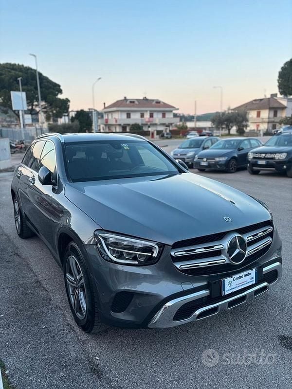 Usata Mercedes GLC220 Premium 194 CV (142 kW) 2021 Grigio SUV