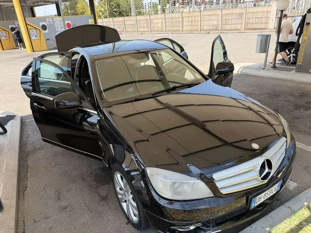 Usata Mercedes C220 Avantgarde 170 CV (125 kW) 2007 Nero Berlina