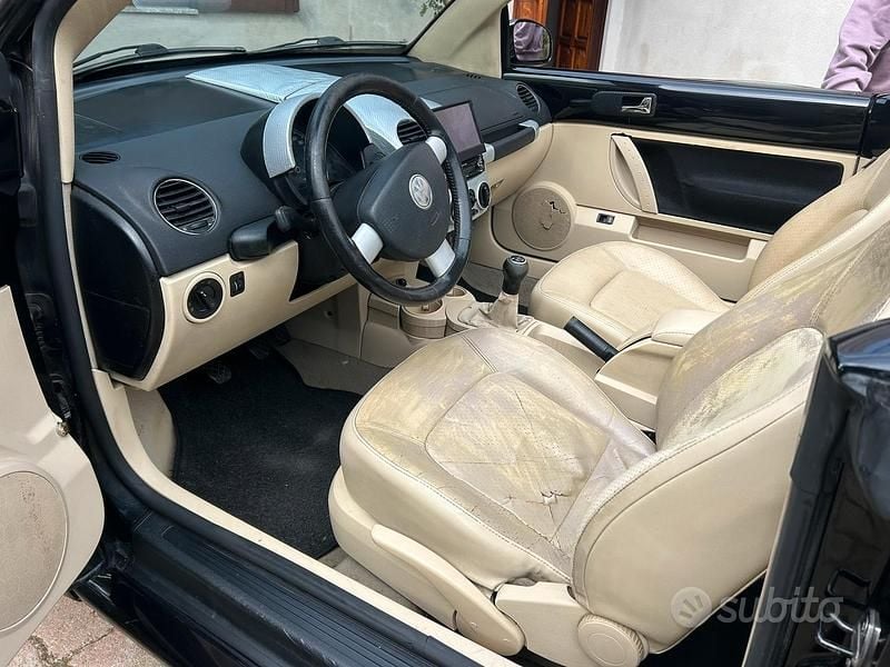 Usata VW New Beetle 105 CV (77 kW) 2005 Nero Utilitaria