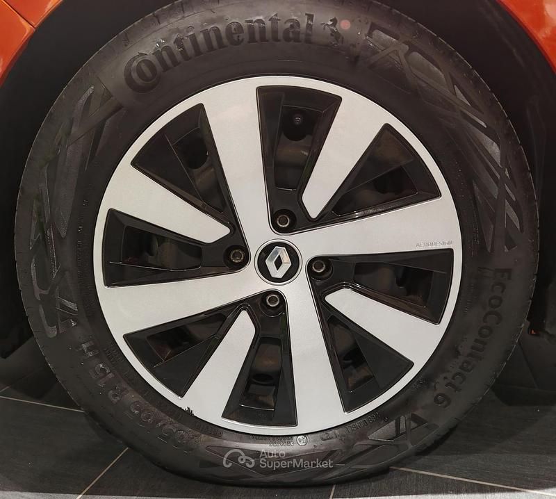 Usata Renault Clio V Equilibre 101 CV (74 kW) 2023 Arancione Berlina