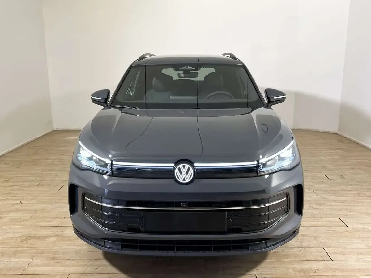 Nuova VW Tiguan Edition 204 CV (150 kW) 2026 Argento SUV