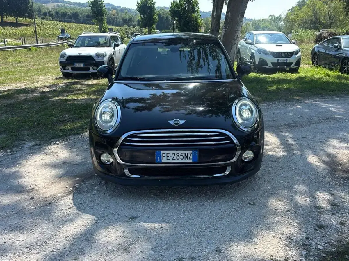 Usata Mini Cooper D Cabriolet 116 CV (85 kW) 2016 Nero Cabrio