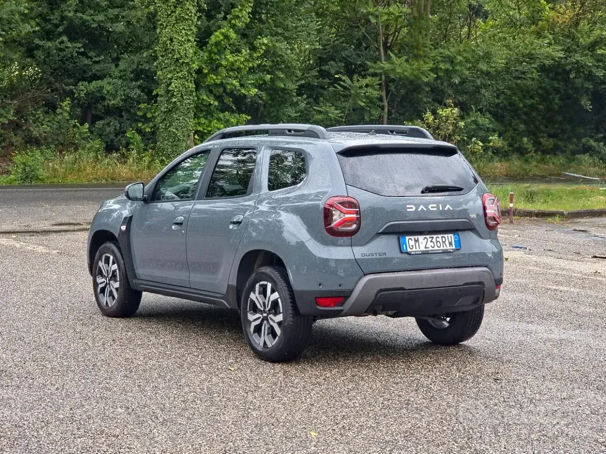 Begagnad Dacia Duster Extreme 116 HK (85 kW) 2023 Grön SUV
