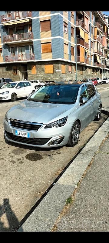 Usata 2014 Peugeot 308 Allure Tre volumi | 5999 € (Buon prezzo) - Immagine 1/4