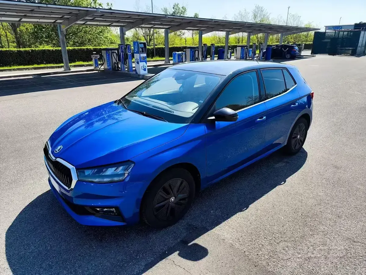 Usata Skoda Fabia 116 CV (85 kW) 2024 Blu Utilitaria