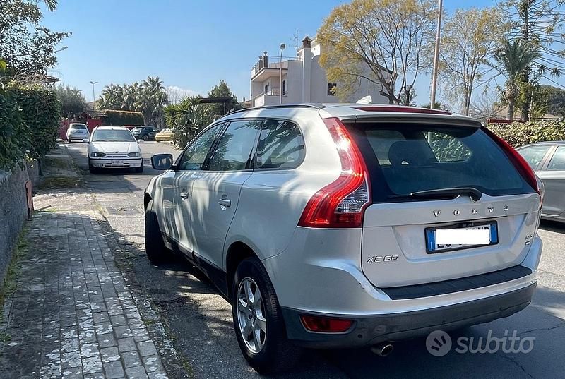 Usata Volvo XC60 175 CV (128 kW) 2010 Grigio SUV