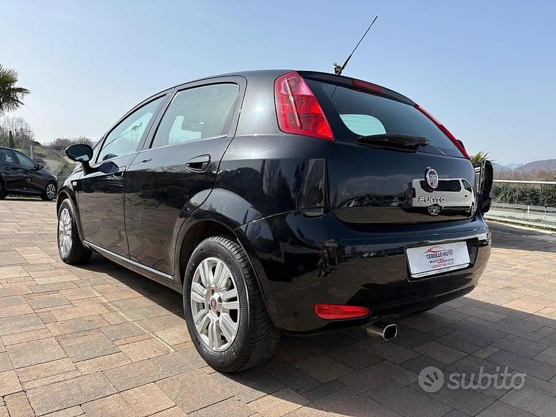 Usata Fiat Punto Lounge 95 CV (69 kW) 2017 Nero Utilitaria