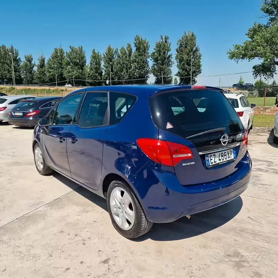 Usata Opel Meriva Design Edition 95 CV (69 kW) 2015 Blu Monovolume