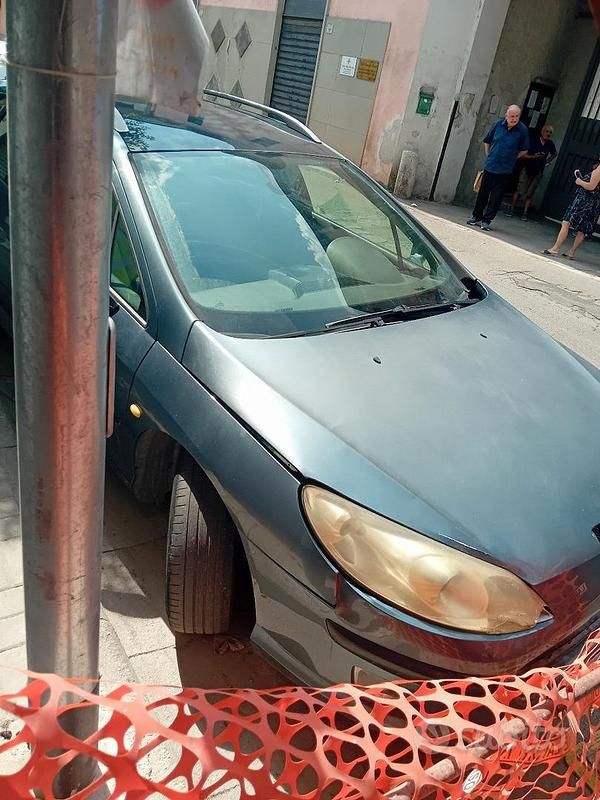 Usata Peugeot 407 109 CV (80 kW) 2004 Grigio Station wagon