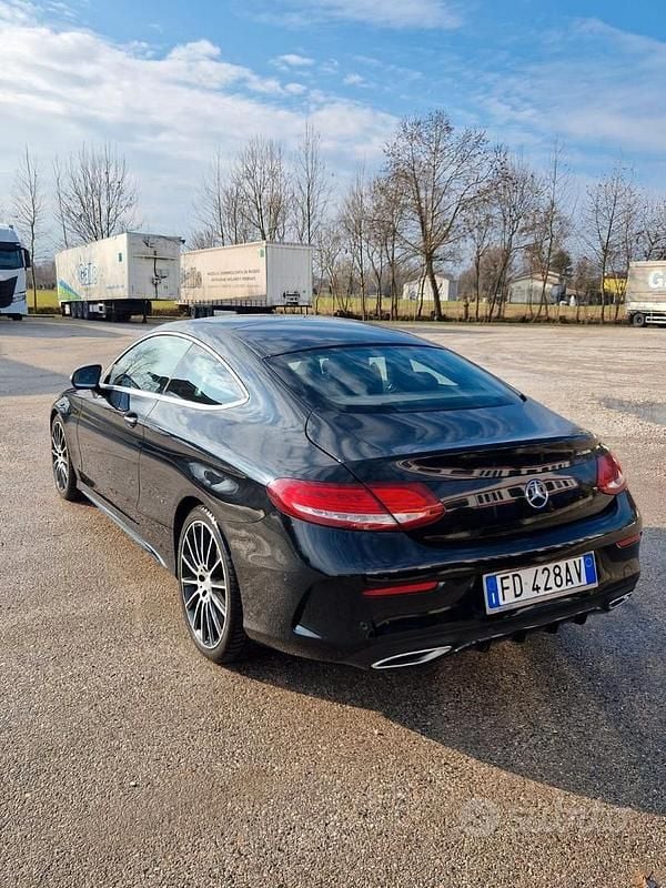 Usata Mercedes C250 2016 Blu Coupé
