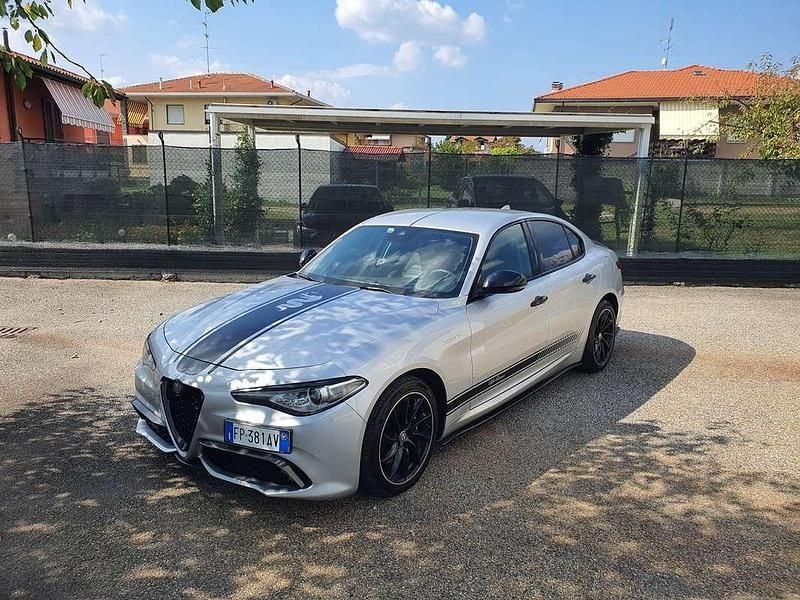 Argento Usata 2018 Alfa Romeo Giulia Veloce Tre volumi | 21.990 € (Super prezzo) - Immagine 1/4
