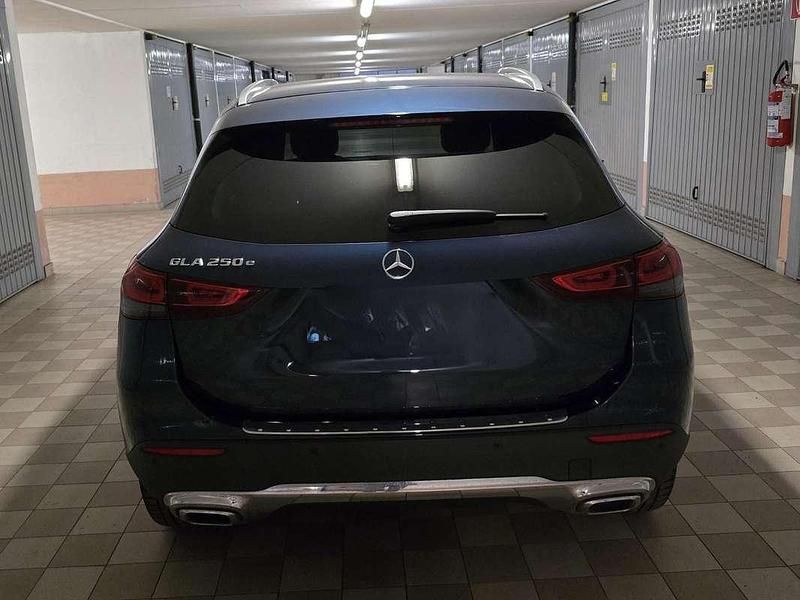 Usata Mercedes GLA250 160 CV (117 kW) 2020 Blu/azzurro SUV