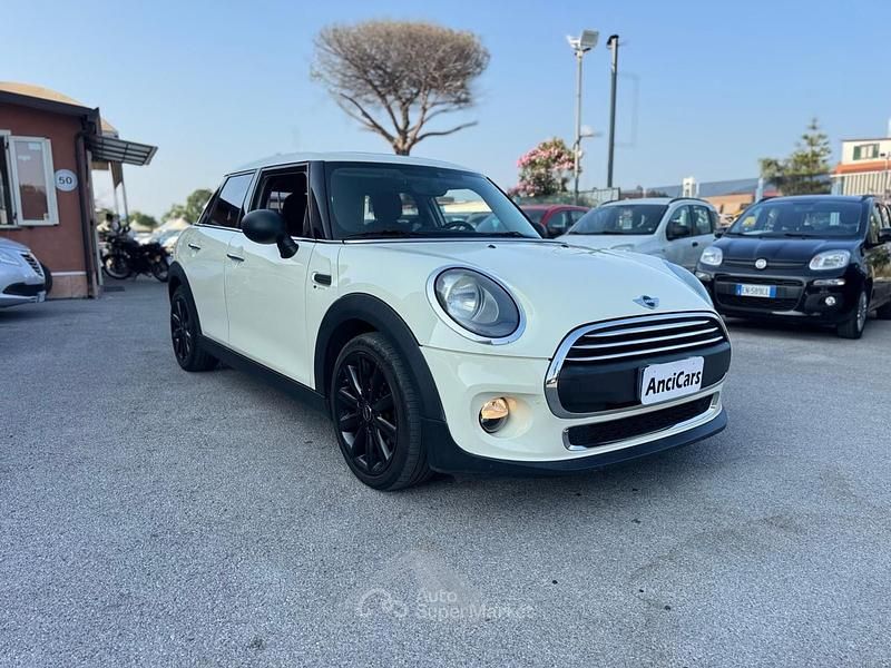 Begagnad Mini One D 95 HK (69 kW) 2017 Beige Halvkombi