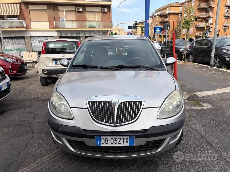 Usata Lancia Ypsilon 70 CV (51 kW) 2006 Grigio Utilitaria
