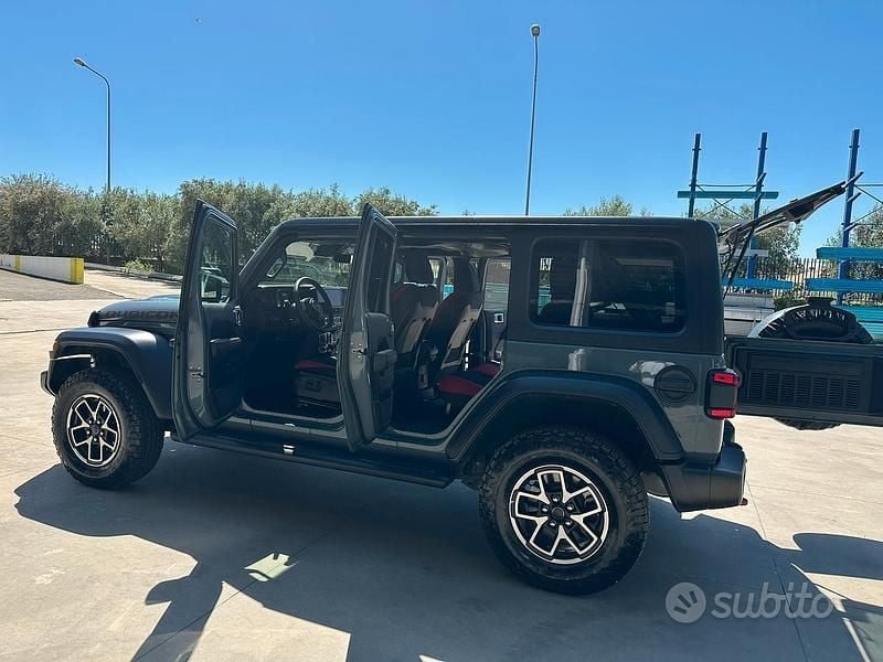 Usado Jeep Wrangler Rubicon 272 HP (200 kW) 2024 Verde SUV