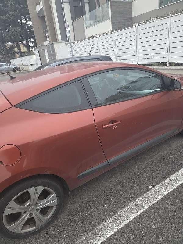 Usata Renault Mégane Coupé Dynamique 110 CV (80 kW) 2009 Arancione Coupé
