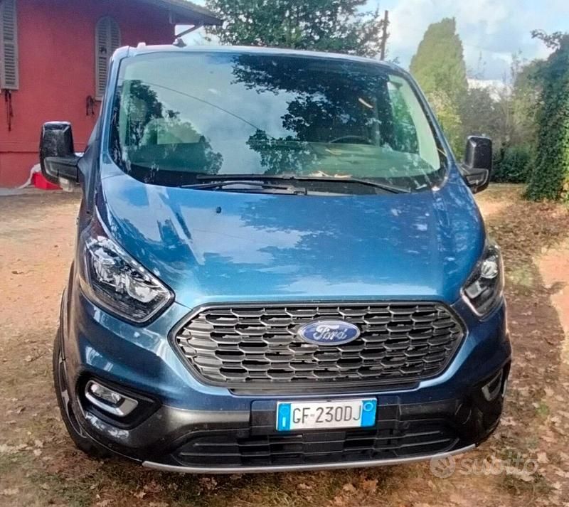 Usata Ford Tourneo Active 185 CV (136 kW) 2021 Blu Berlina