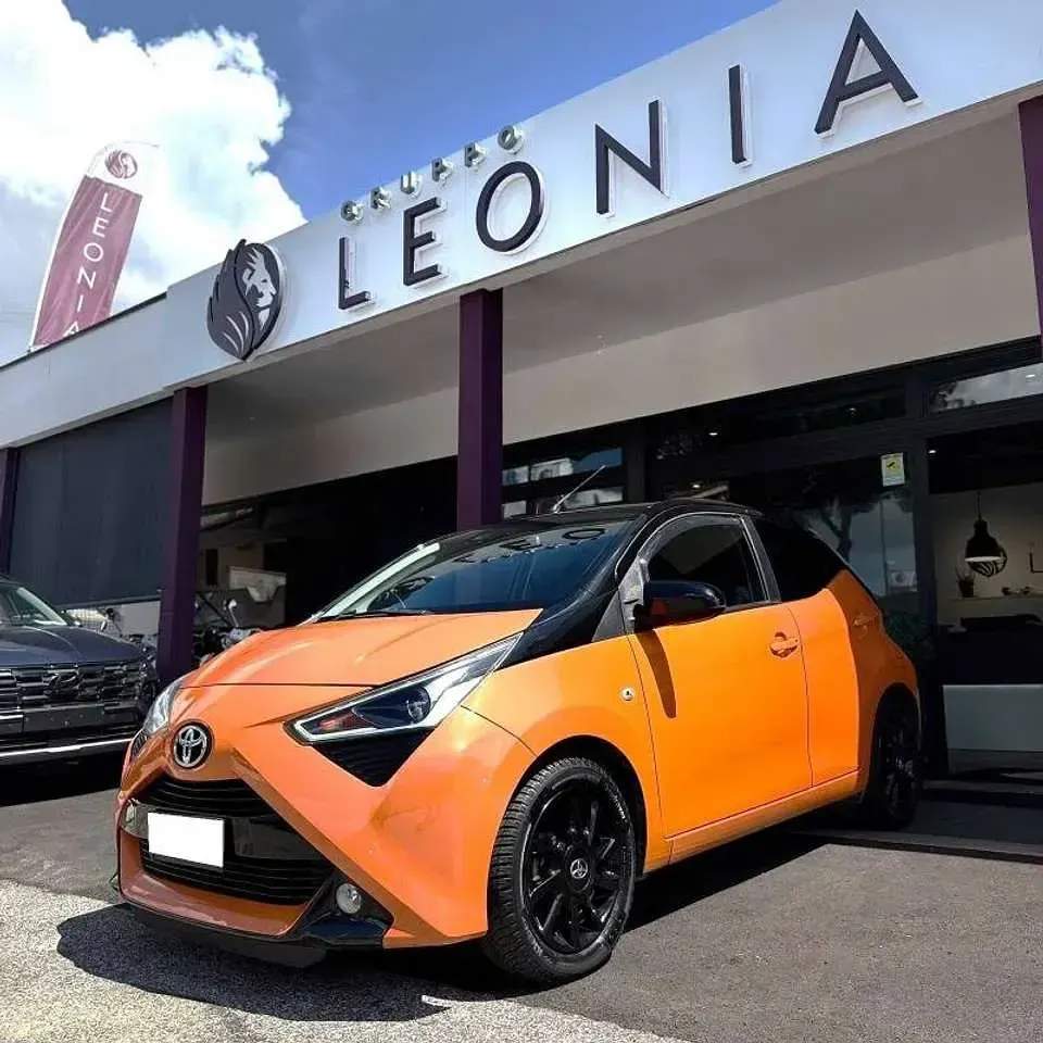 Usata Toyota Aygo X-wave 72 CV (52 kW) 2019 Arancione Utilitaria