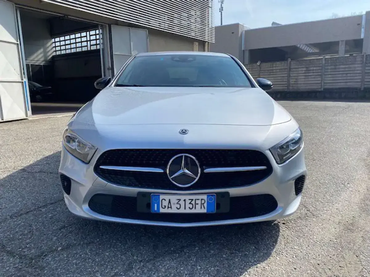 Usata Mercedes A200 150 CV (110 kW) 2020 Argento Berlina