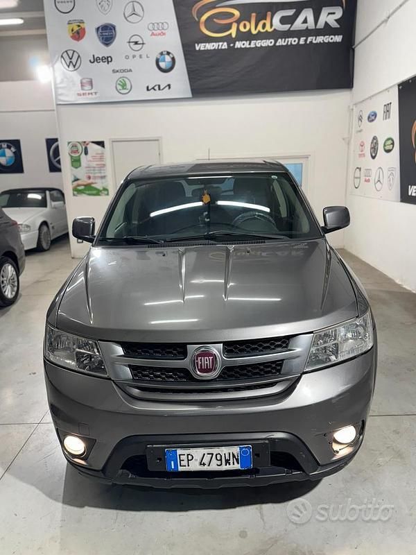 Usata Fiat Freemont 140 CV (102 kW) 2013 Grigio SUV