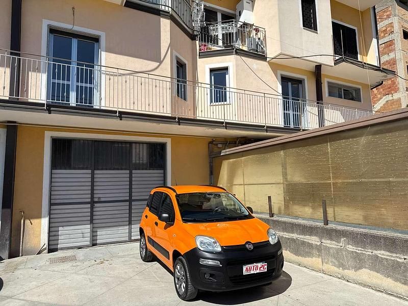 Usata Fiat Panda 4x4 S 80 CV (58 kW) 2017 Arancione Utilitaria