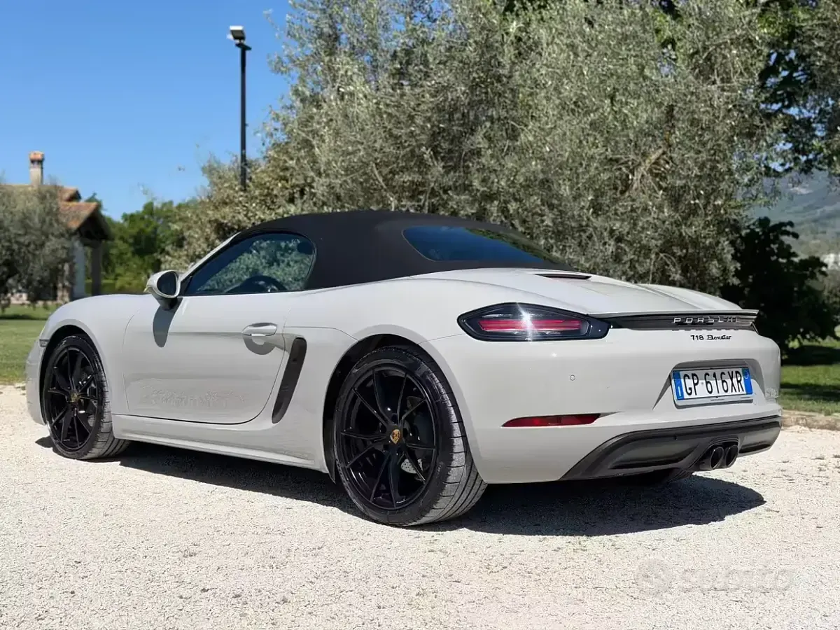 Usata Porsche 718 300 CV (220 kW) 2023 Cabrio