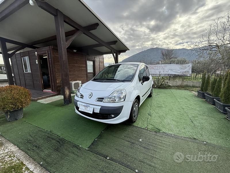 Usata Renault Modus 90 CV (66 kW) 2011 Bianco Monovolume